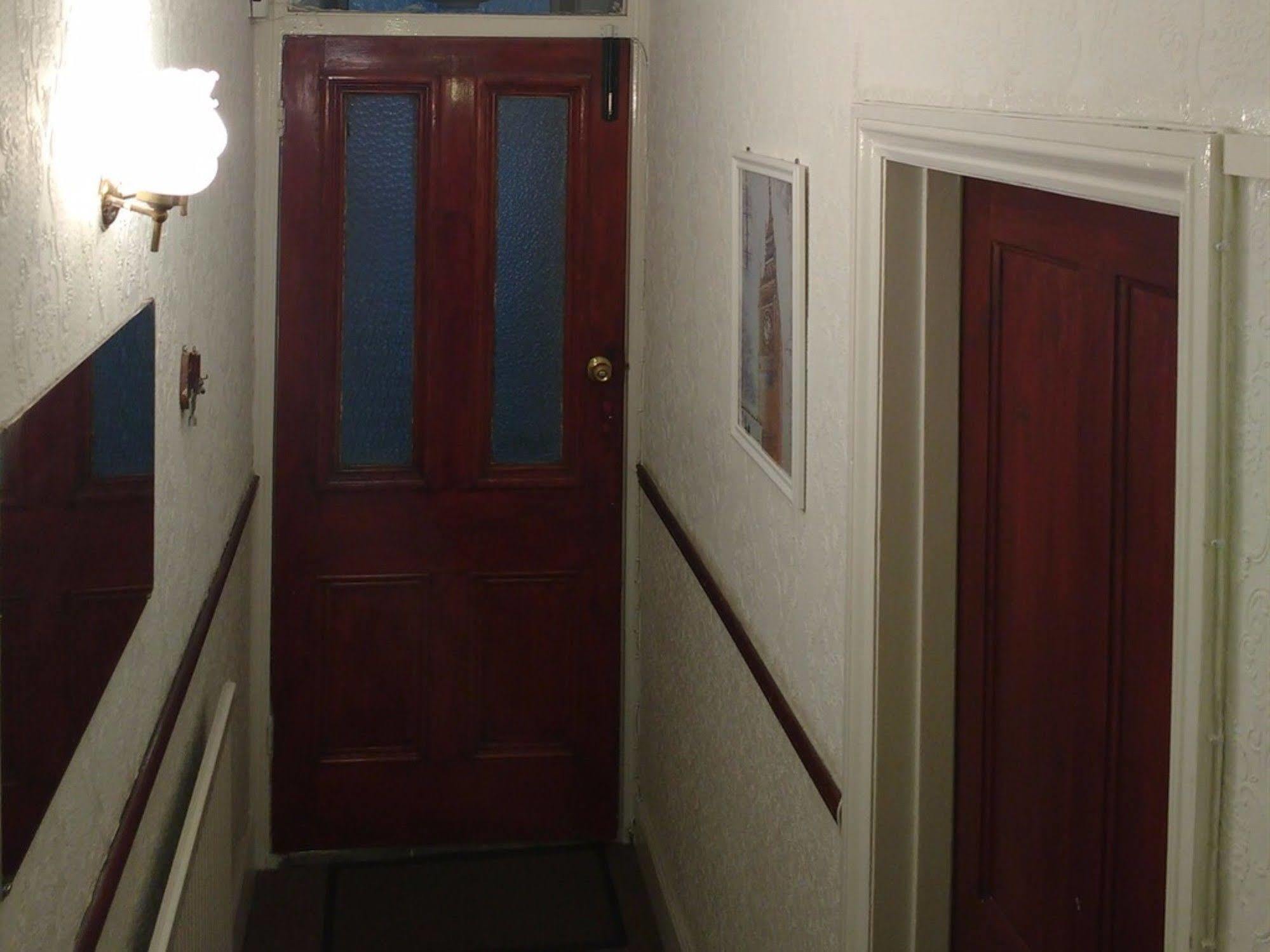Acton Lodge Guest House Лондон Экстерьер фото