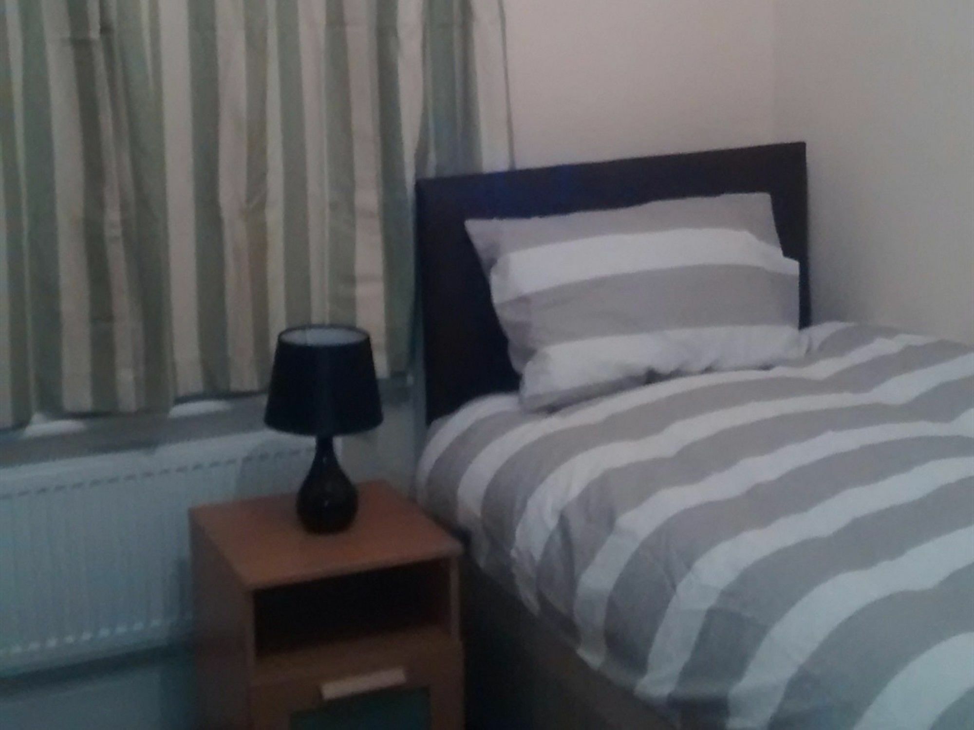 Acton Lodge Guest House Лондон Экстерьер фото